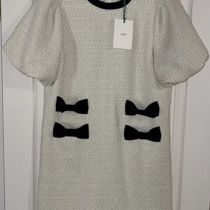 Voy Elegant Cream and Black Midi Dress